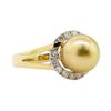 Image 1 : Pearl and Diamond Ring - 18KT Yellow Gold