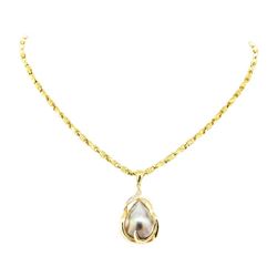 0.04 ctw Diamond and Pearl Pendant & Chain - 14KT Yellow Gold