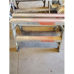 2 FOOT ALUMINUM SAWHORSE STEP LADDER