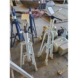 PAIR OF PIPE STANDS