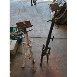 PAIR OF PIPE STANDS