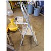 Image 1 : 2 FOOT ALUMINUM STEP LADDER
