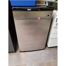 IGLOO STAINLESS MINI FRIDGE