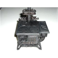 Cast Iron Toy Stove Marked Queen #1075181