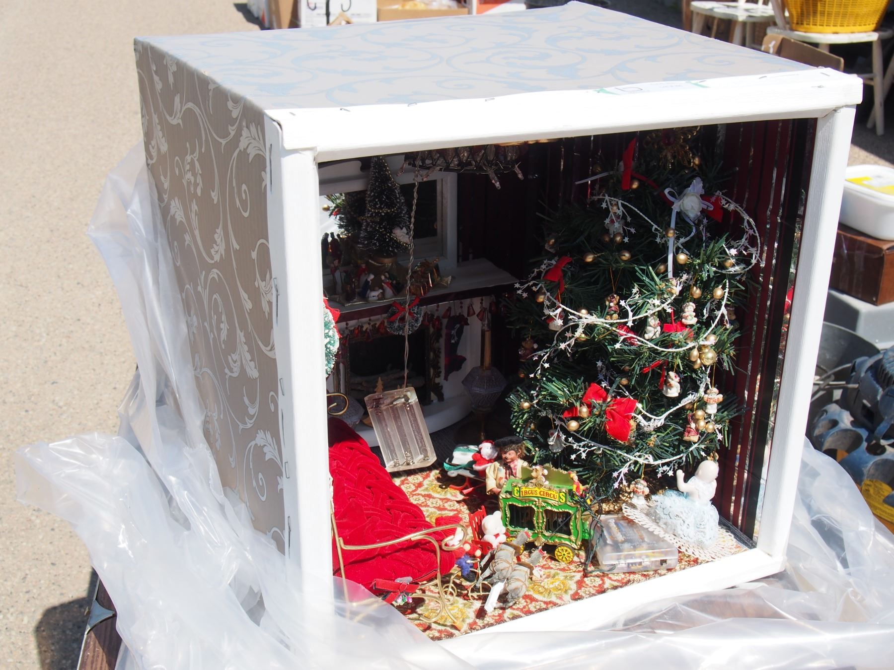 Shadow Box Christmas Themed Lights Up