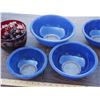 Image 3 : Pyrex Mixing Bowls, plus Decorative Items