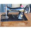 Image 7 : Singer Sewing Machine with Cabinet