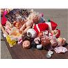 Image 5 : Lot of Dolls and Doll Parts