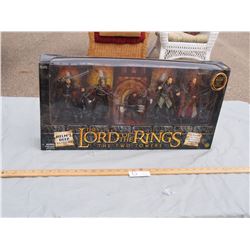 N.I.B Lord of the Rings Helm's Deep Battle Set Poseable Action Figures