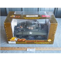 The Ultimate Solider Xtreme Detail WWII U.S M4 Sherman Tank WITH DRIVER 1:18 N.I.B