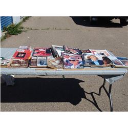 Mixed lot of Magazines Royalty and Bottle Price Guide Book and etc.