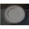 Image 5 : Paragon by Appointment to H.M The Queen China Potters Dish Set 45 Pieces (8 Place Setting)