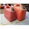 Image 4 : 2 Plastic Gas Cans
