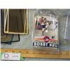 Image 2 : Bobby Hull Figure Cards Sleeves and Hall of Frame Mug