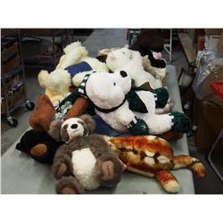 Lot of Stuffed Animals (Beanie Baby Bunny)