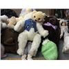 Image 7 : Lot of Stuffed Animals (Beanie Baby Bunny)