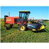 Image 2 : New Holland  2550 Self Propelled Haybine w/2014 18 ft Header