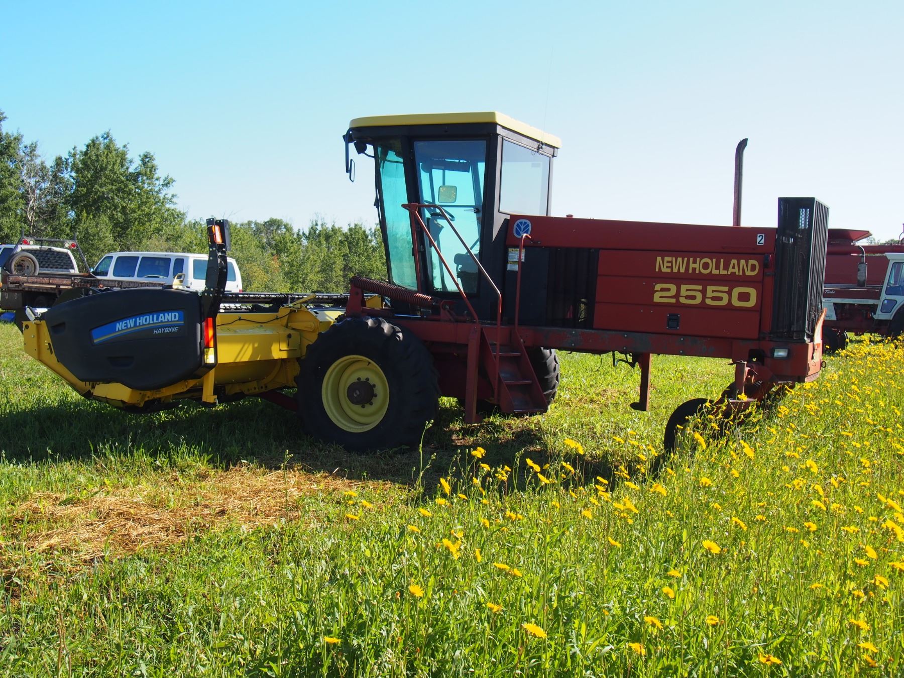 New Holland 2550 Self Propelled Haybine w/2014 18 ft Header