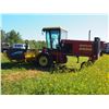 Image 4 : New Holland  2550 Self Propelled Haybine w/2014 18 ft Header