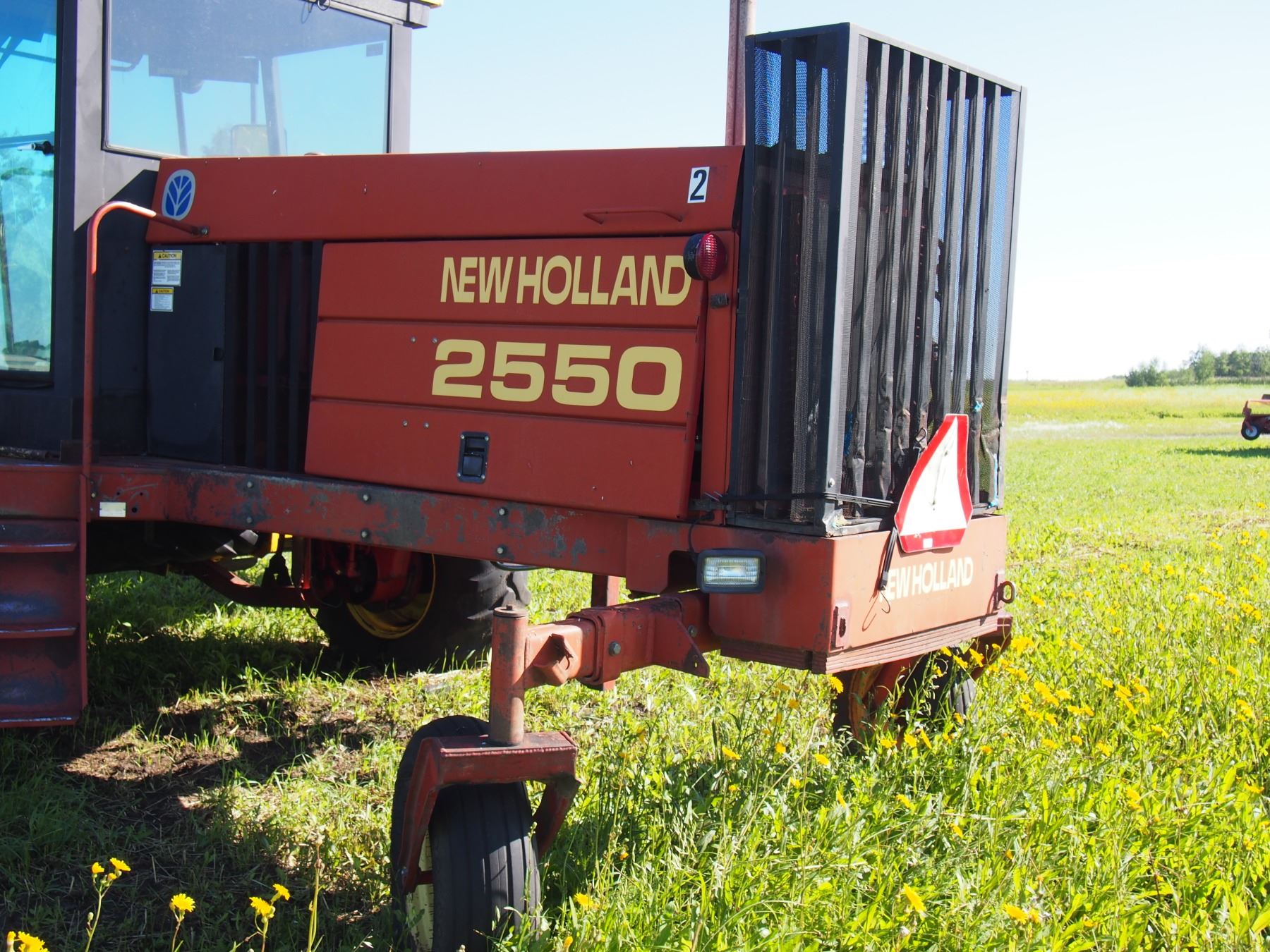 New Holland 2550 Self Propelled Haybine w/2014 18 ft Header