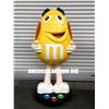 Image 2 : M&M's figure yellow