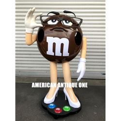 M&M's figure Brown