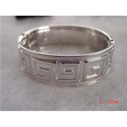 Kenneth Jay Lane  KJL  Bangle Bracelet AWSUM! #1086576