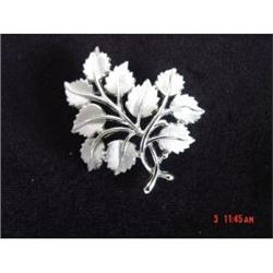 TRIFARI Rhodium Leaf Brooch 1950s #1086587