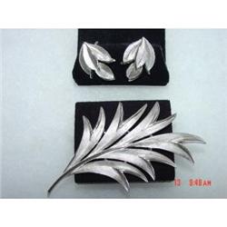 TRIFARI 3 piece Brooch Earrings Set #1086608