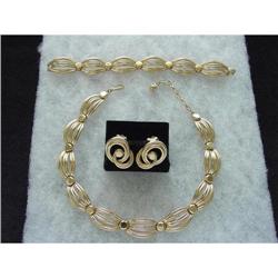 TRIFARI  Gold Necklace Bracelet Earrings Parure#1086749