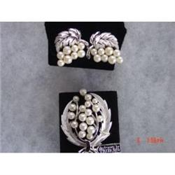 JEWELS BY TRIFARI 3 piece Brooch Earrings #1086780