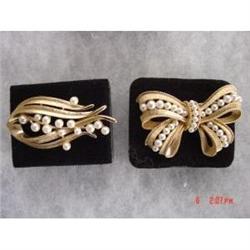 Estate TRIFARI Lot 2 Brooches Bow Pearls #1086788