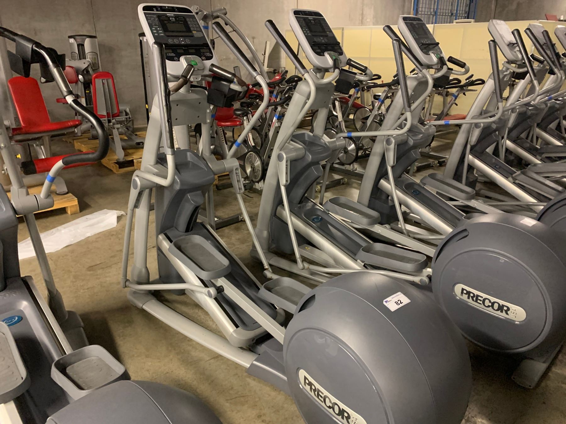 PRECOR EFX 546I COMMERCIAL FITNESS ELLIPTICAL MACHINE