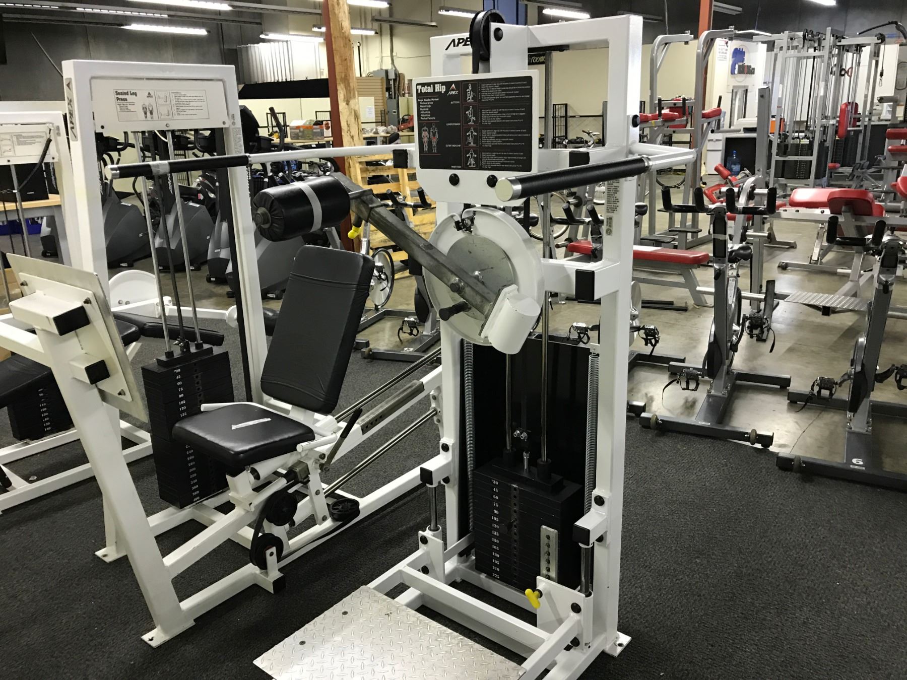 WHITE APEX TOTAL HIP EXERCISE MACHINE