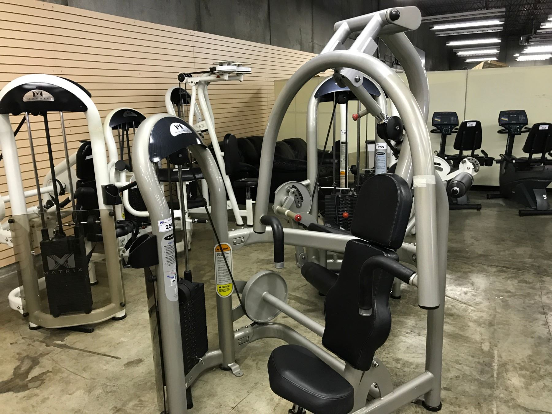 GREY MATRIX SEATED CHEST PRESS EXERCISE MACHINE