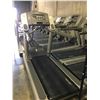 Image 2 : LIFE FITNESS FLEX DECK COMMERCIAL EXERCISE TREADMILL WITH 120V/20AMP PLUG