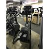 Image 2 : LIFE FITNESS 9500HR COMMERCIAL EXERCISE STAIR CLIMBER
