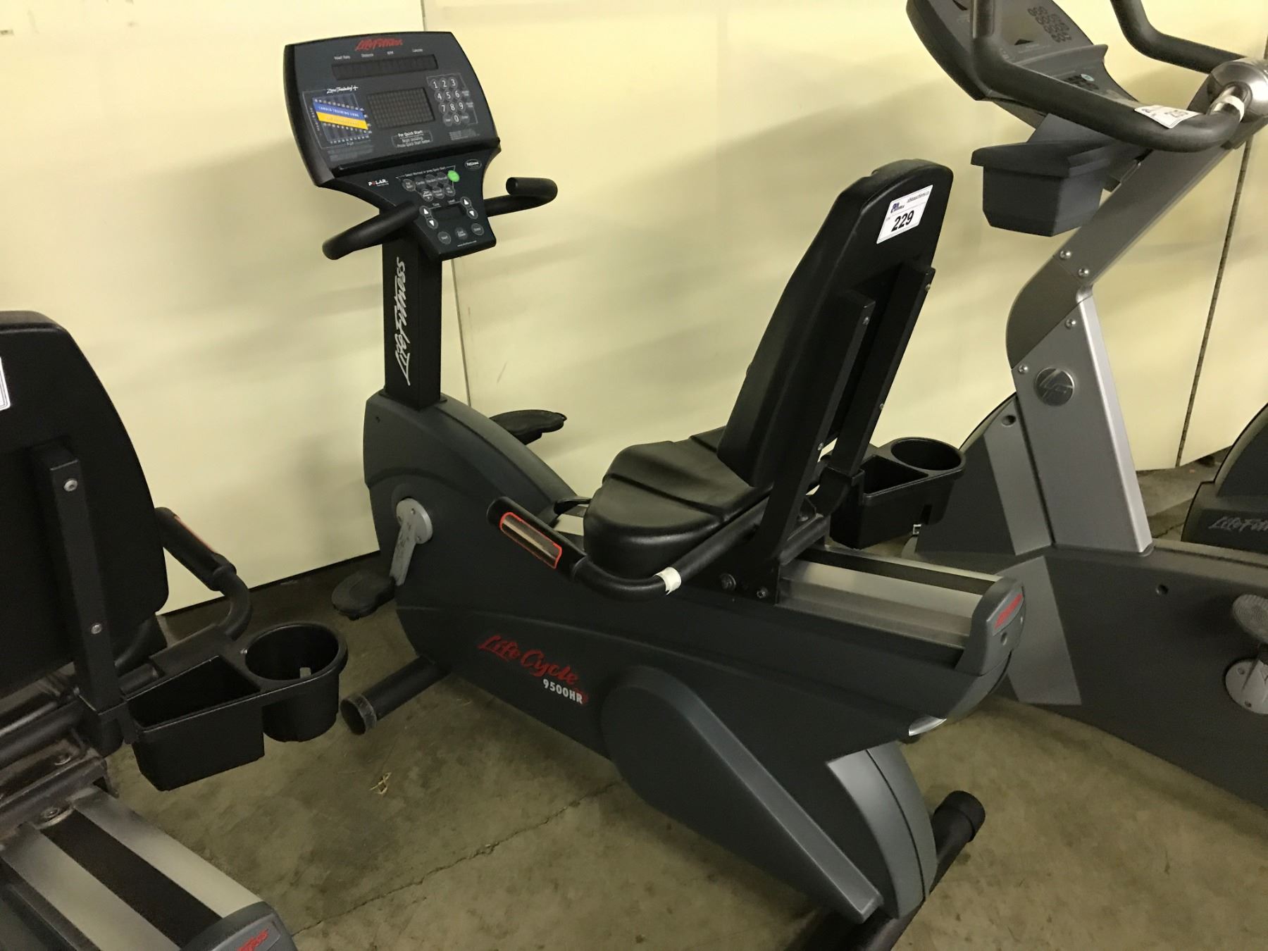 LIFE FITNESS 9500HR COMMERCIAL RECUMBENT EXERCISE BIKE - Able Auctions