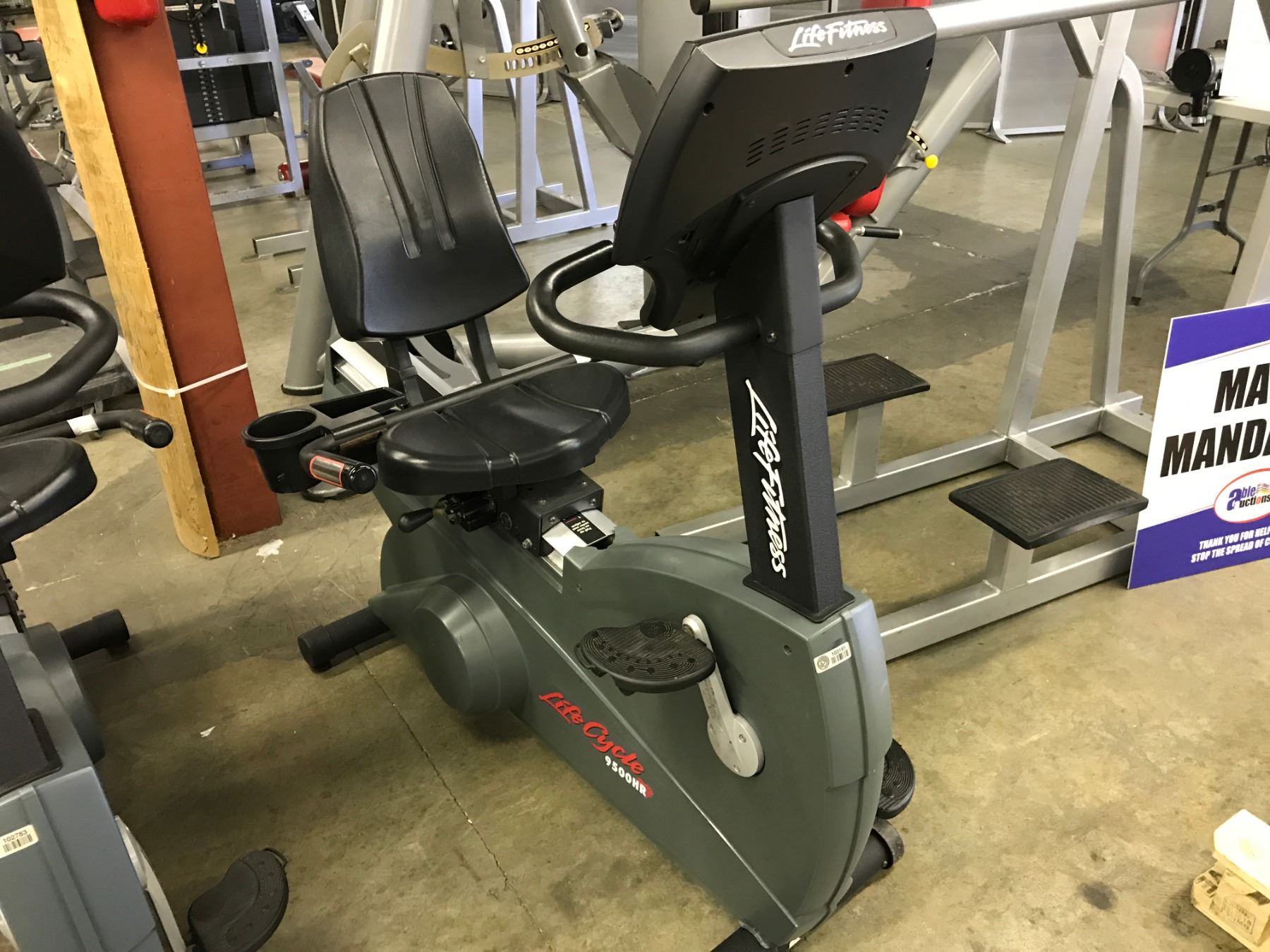 LIFE FITNESS 9500HR COMMERCIAL RECUMBENT EXERCISE BIKE