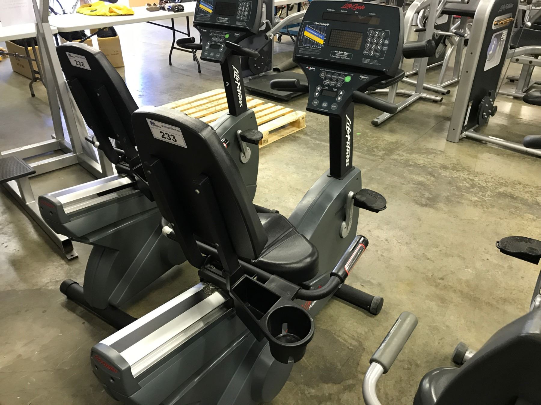 LIFE FITNESS 9500HR COMMERCIAL RECUMBENT EXERCISE BIKE - Able Auctions