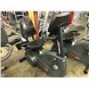 Image 2 : LIFE FITNESS 9500HR COMMERCIAL RECUMBENT EXERCISE BIKE