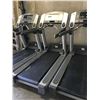 Image 2 : LIFE FITNESS FLEX DECK COMMERCIAL EXERCISE TREADMILL WITH 120V/20AMP PLUG