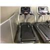 Image 2 : STAR TRAC COMMERCIAL GRADE INCLINE TREADMILL 120V/20A POWER