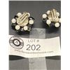 Image 2 : Interesting Pair of 50's Black and White Crystal Earrings