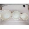 Image 2 : VINTAGE PYREX BOWL SET