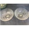 Image 1 : 3 GLASS BOWLS