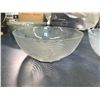 Image 2 : 3 GLASS BOWLS