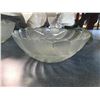 Image 4 : 3 GLASS BOWLS