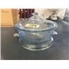 Image 5 : BLUE DEPRESSION COVERED FIRE KING CASSAROLE DISH + LID + BASE