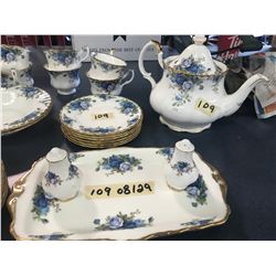 ROYAL ALBERT MOON LIGHT ROSE SET OF 6 + TEAPOT